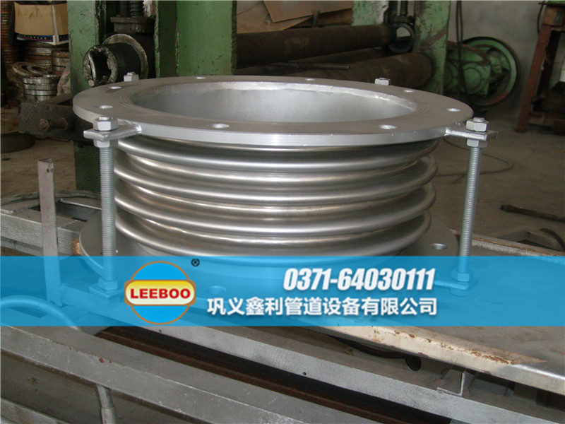 大口徑波紋<a href=http://www.wuzhoulianhe.cn target=_blank class=infotextkey>補(bǔ)償器</a>車間圖