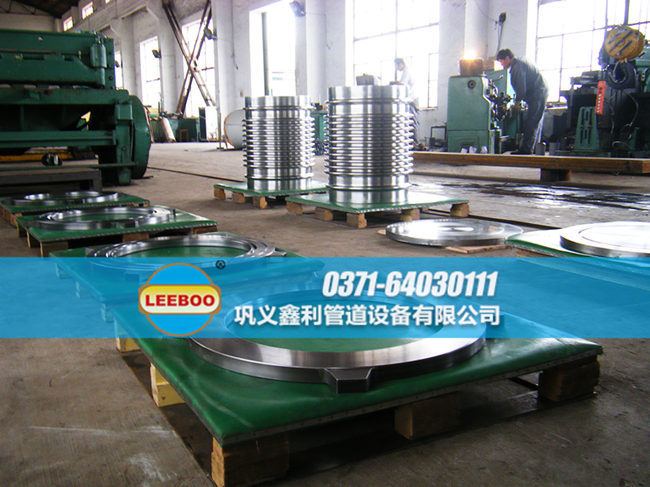 鑫利<a href=http://www.wuzhoulianhe.cn target=_blank class=infotextkey>補償器</a>組裝車間